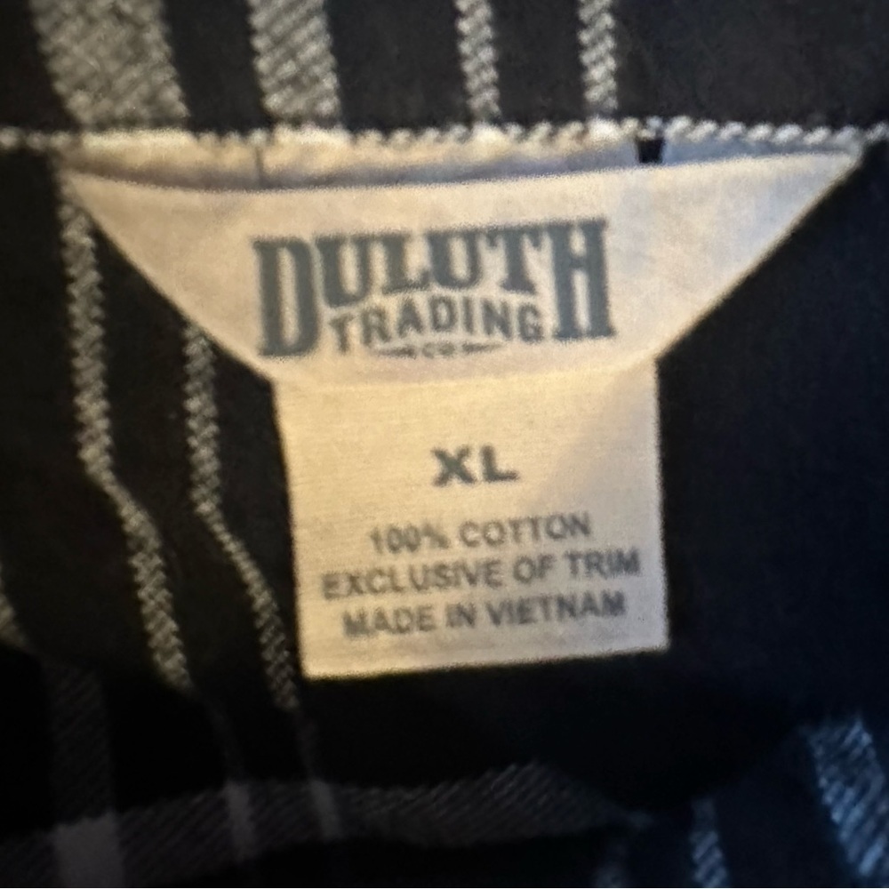 Duluth Trading Co Women’s Black Plaid Flannel Shirt XL Back Vent Gussets - Picture 3 of 7